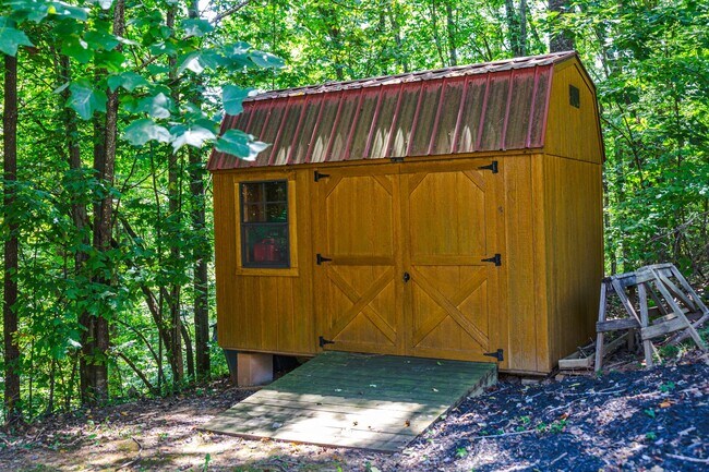 Building Photo - New Listing!