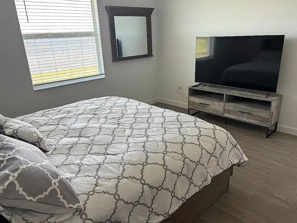 Building Photo - 8256 Shore Lake Dr