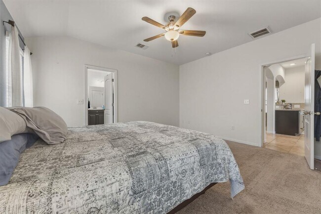 Building Photo - 5809 Scenic Lake Dr