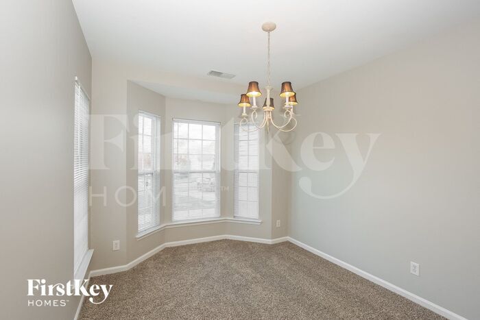 Building Photo - 3216 Castlemaine Dr