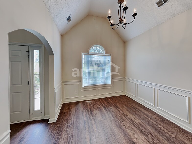 Building Photo - 1759 Maxey Ln