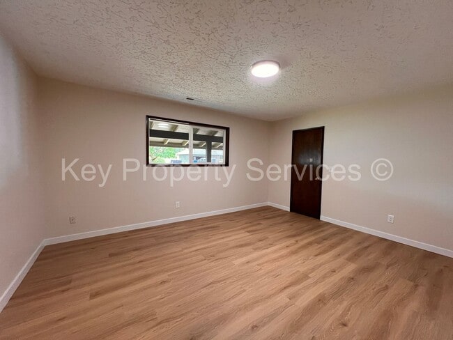 Building Photo - Beautifully Renovated Ranch in Vancouver H...