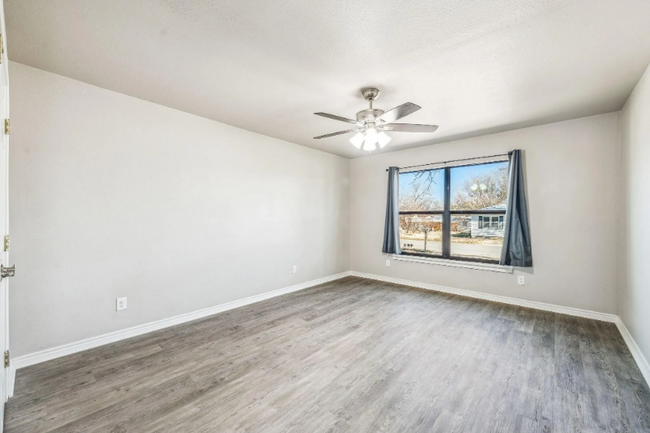 Building Photo - 1430 N Race