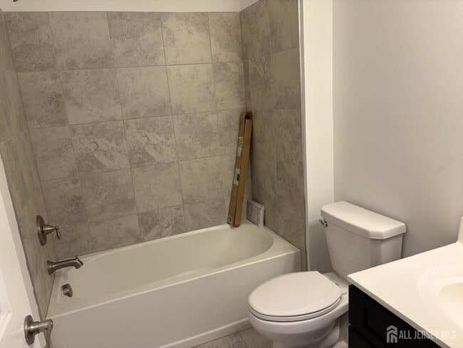Building Photo - 733 Stiller Ln