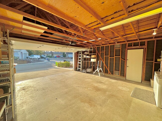 Building Photo - Great 3B/2BA House in San Marcos!