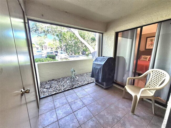 Building Photo - 50 Woodlake Pl