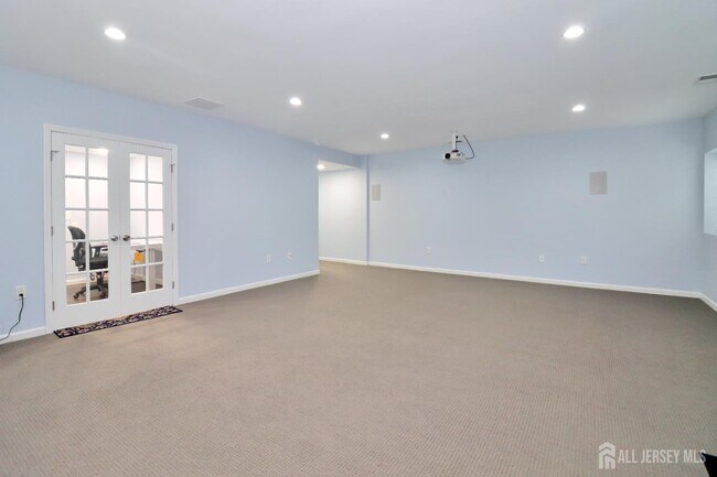 Building Photo - 9 Clover Ln