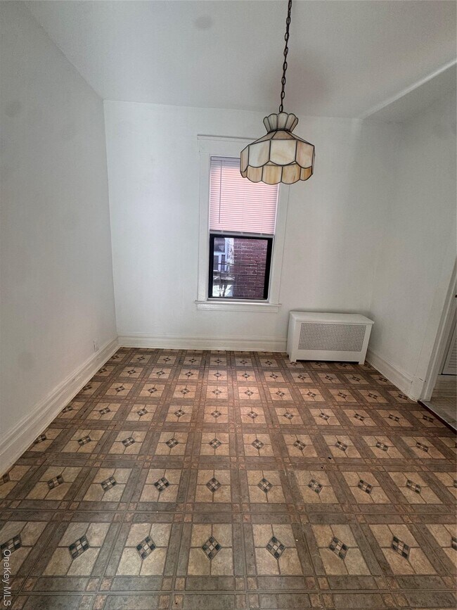 Building Photo - 583 Van Nest Ave