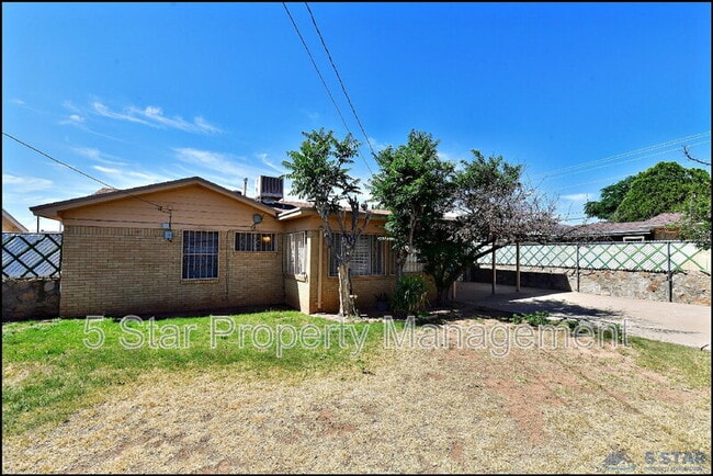 Building Photo - 5613 Creston Ave