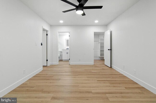 Building Photo - 25 Stonehenge Cir