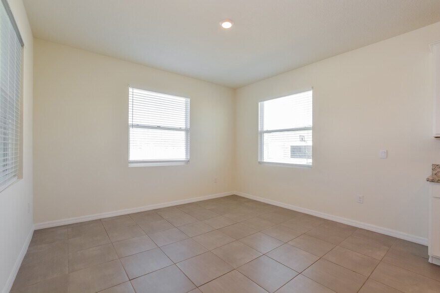 Building Photo - 5877 SW 82nd Ln