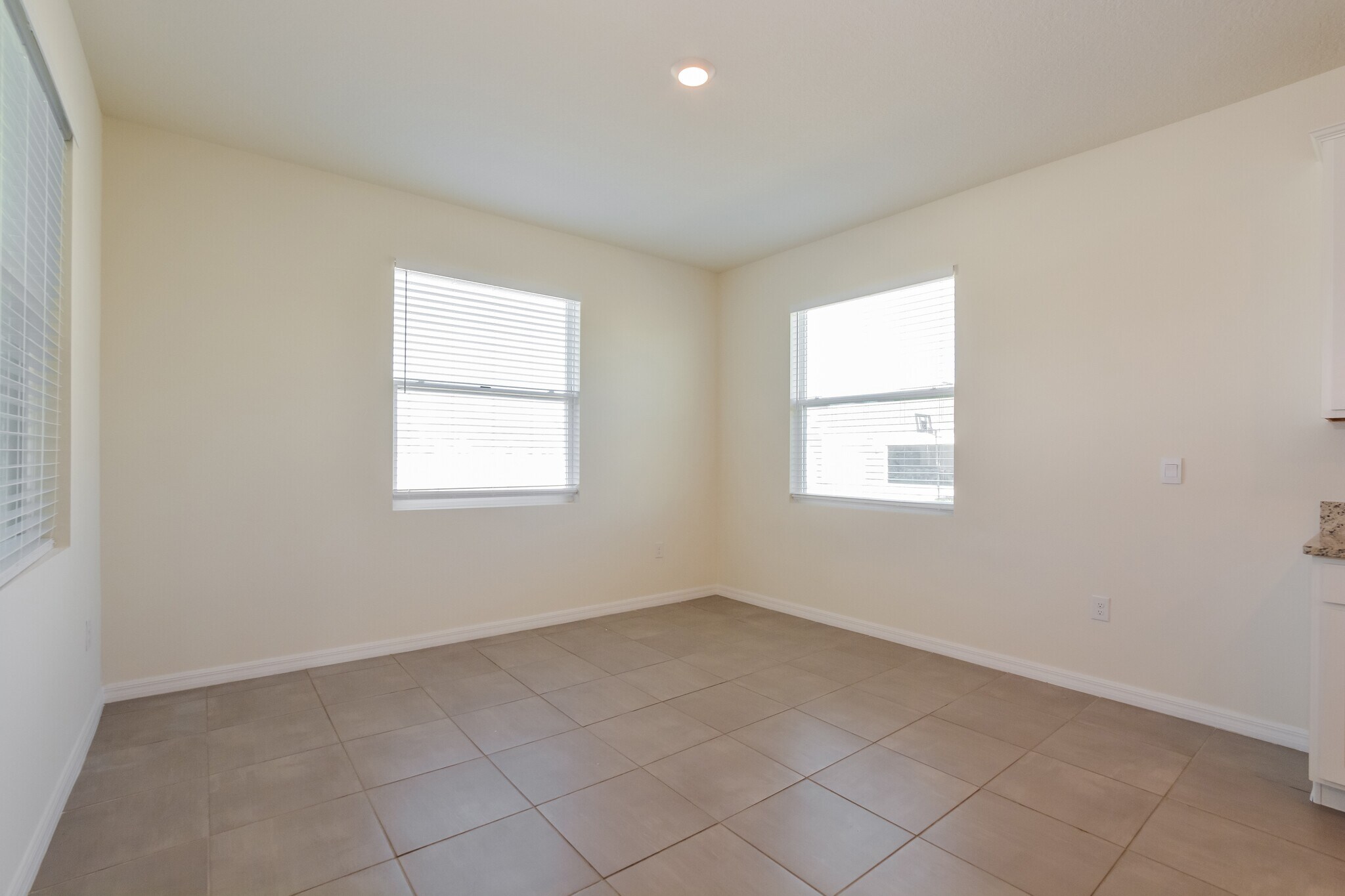 Building Photo - 5877 SW 82nd Ln