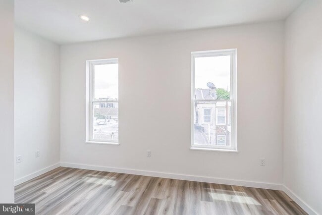 Building Photo - 1526 W Seybert St