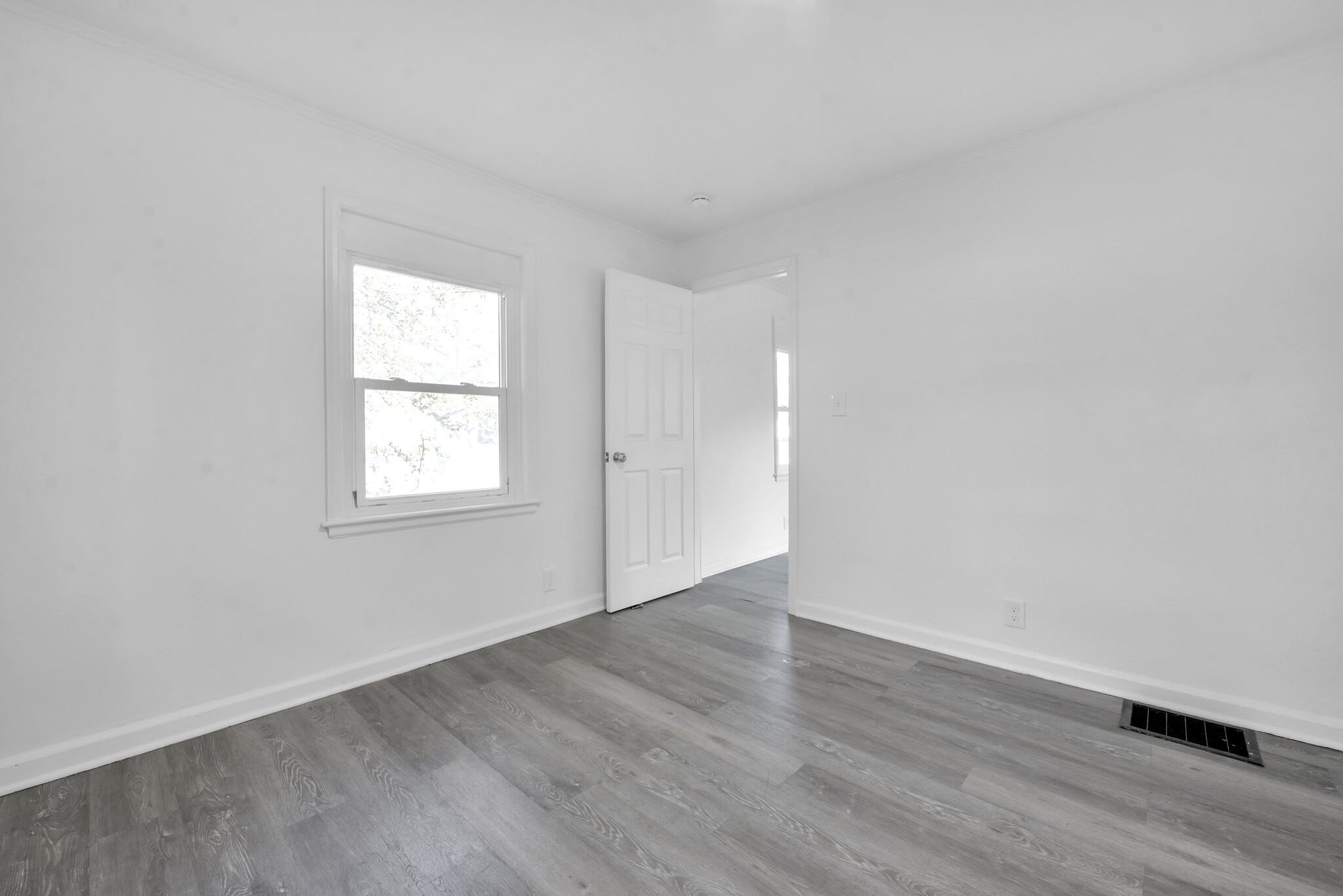 Building Photo - 2383 Hiawatha Park Dr
