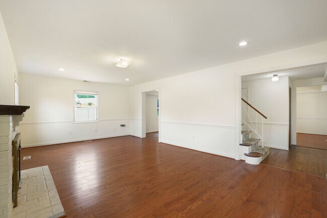 Building Photo - A 4 BEDROOM 2.5 BATH DREAM COME TRUE IN POINTER RIDGE AT COLLINGTON!