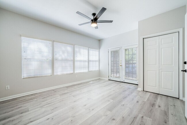 Building Photo - 303 E 38th St