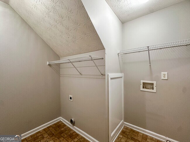 Building Photo - 236 Sableshire Way