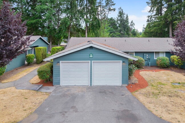 Building Photo - Pointe West Apartments | Port Orchard, WA