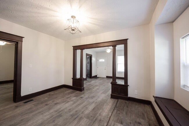Building Photo - "Spacious 4-Bedroom Gem with 2 Full Baths ...
