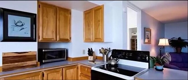 Building Photo - 84 Pukihae St