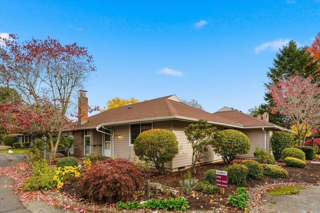 Building Photo - 5330 SW Mayfair Ct