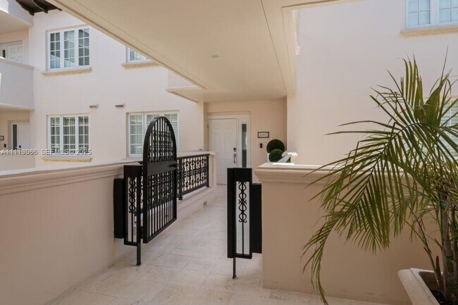 Building Photo - 19143 Fisher Island Dr