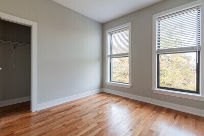 Building Photo - 625 W Oakdale Ave