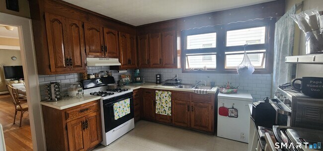 Building Photo - 51-53-53 Bodwell St