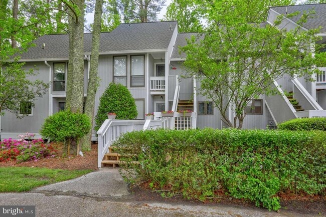 Building Photo - 39633 Round Robin Way