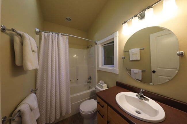 Building Photo - Furnished Studio overlooking Arcata, all utilities inluded