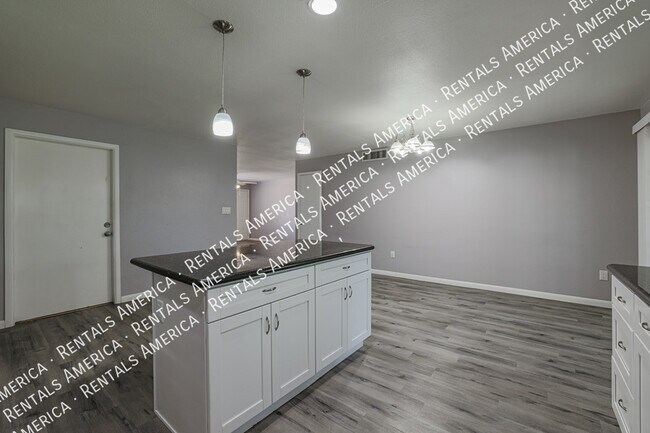 Building Photo - 6312 S College Ave