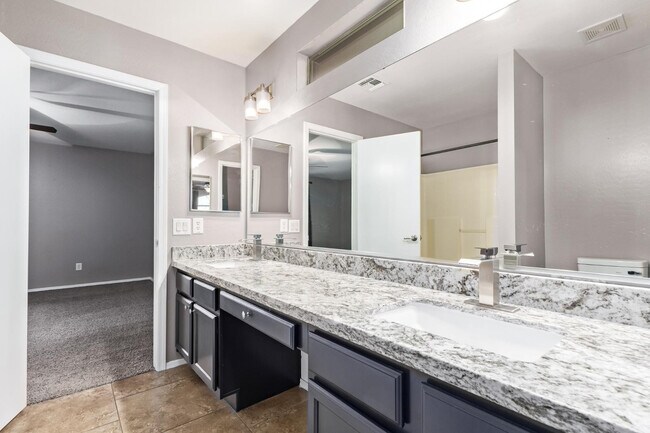 Building Photo - 1368 S 232nd Ave