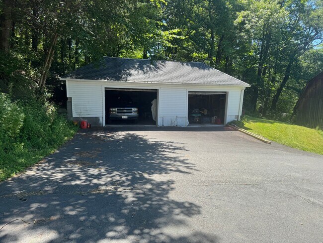 Building Photo - 468 Old Rte 17