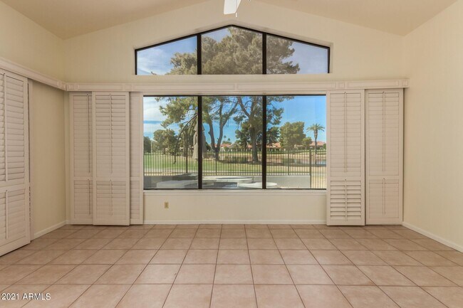 Building Photo - 4734 N Brookview Terrace