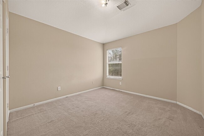 Building Photo - 26339 Richwood Oaks Dr