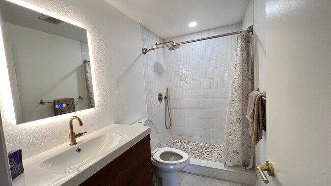 Building Photo - 2870 Rampart Cir