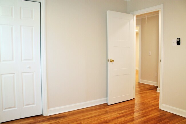 Building Photo - 275 Piney Ln