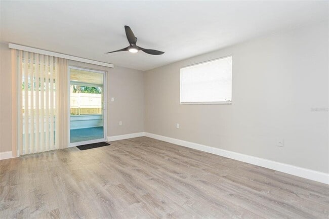 Building Photo - 11034 Tamarix Ave