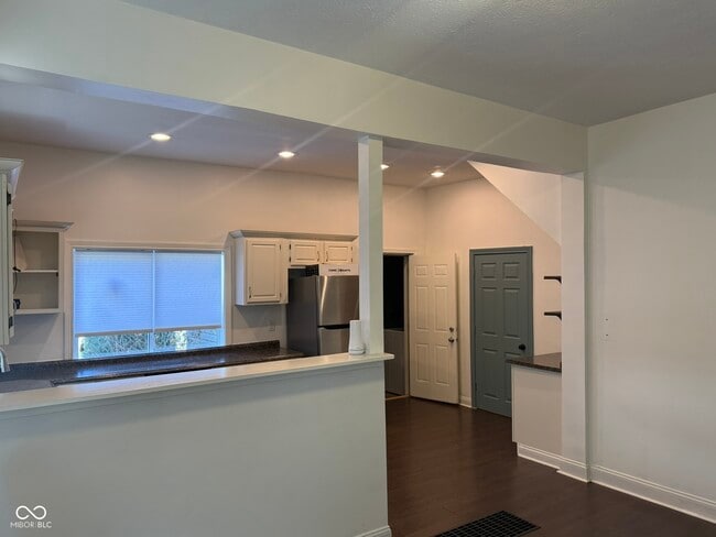 Building Photo - 1156 Hoyt Ave