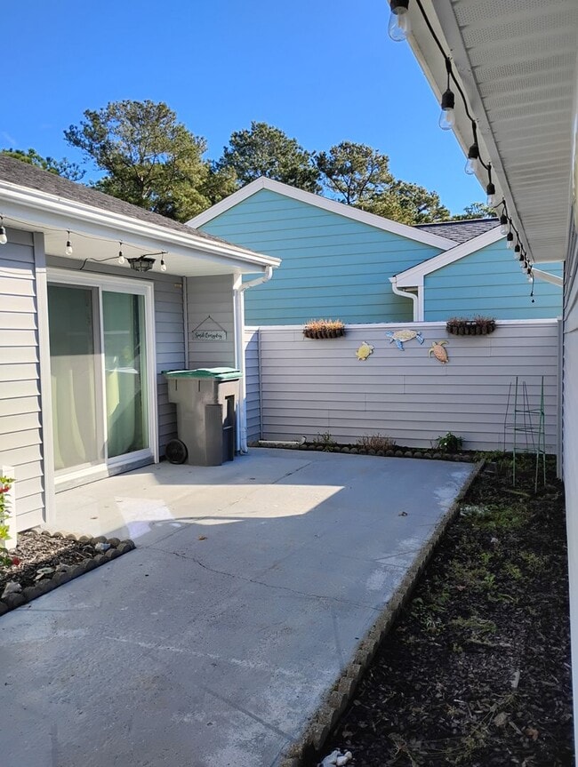 Building Photo - Gleneagles Drive