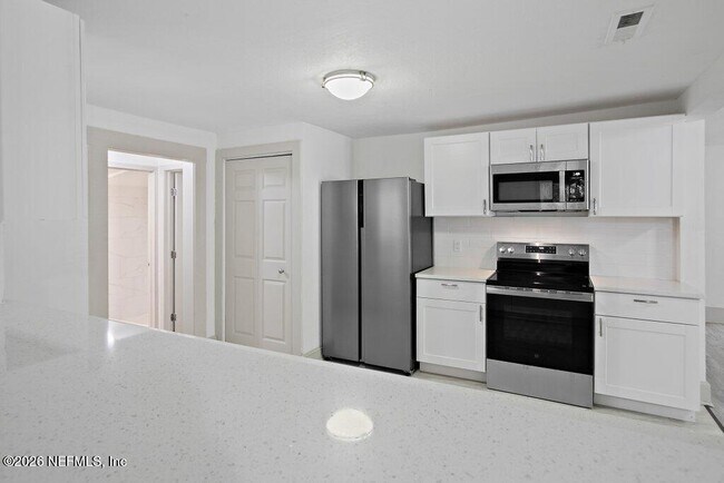 Building Photo - 3058 Rosselle St
