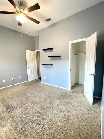 Building Photo - 3210 W Glenwood Dr