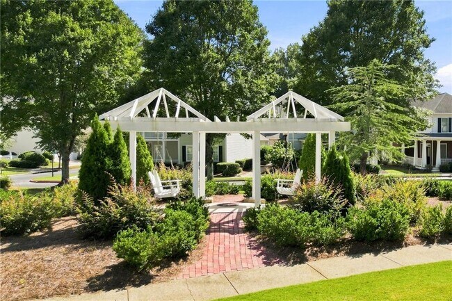 Building Photo - 726 Gardenside Cir SE