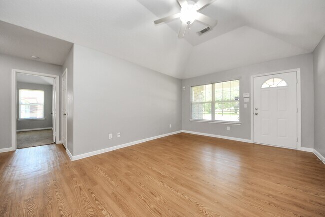 Building Photo - 1324 S Johnson St