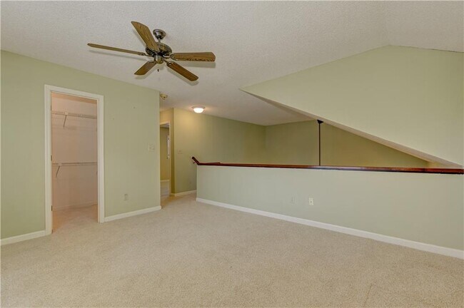 Building Photo - 60 Heartwood Dr NE
