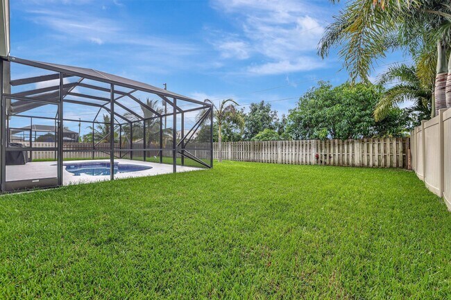 Building Photo - 348 SW Millard Dr