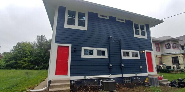 Building Photo - 2917 Ruckle St