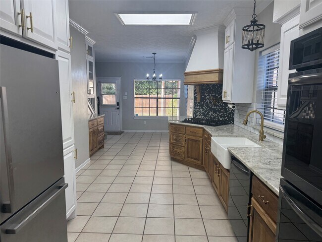 Building Photo - 5102 Natural Bridge Dr