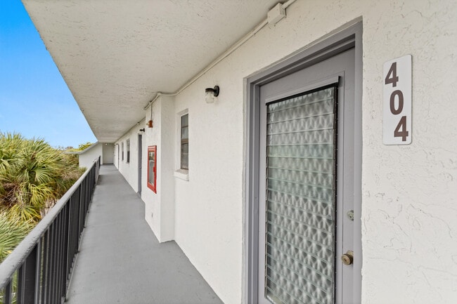 Building Photo - 9233 SW 8th St