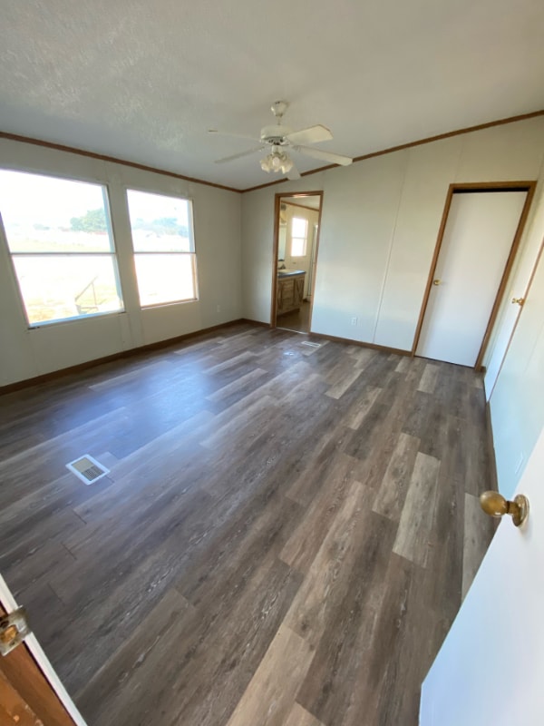 Building Photo - 103 Valley View Ct